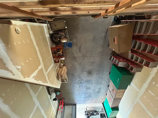 a view of utility room