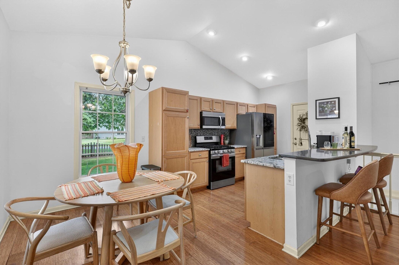 3427 Easy Street St. Joseph, MI 49085 - Photo 8 of 32