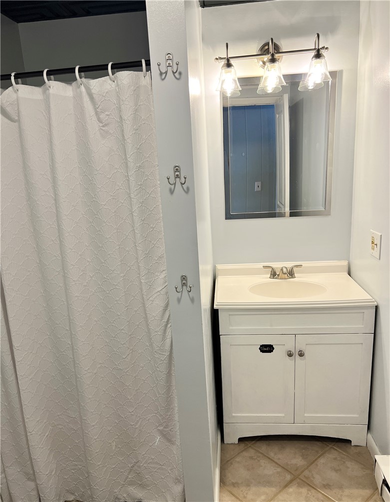 4345 West Lake Road Geneseo, NY 14454 - Photo 22 of 47 Unit B bathroom
