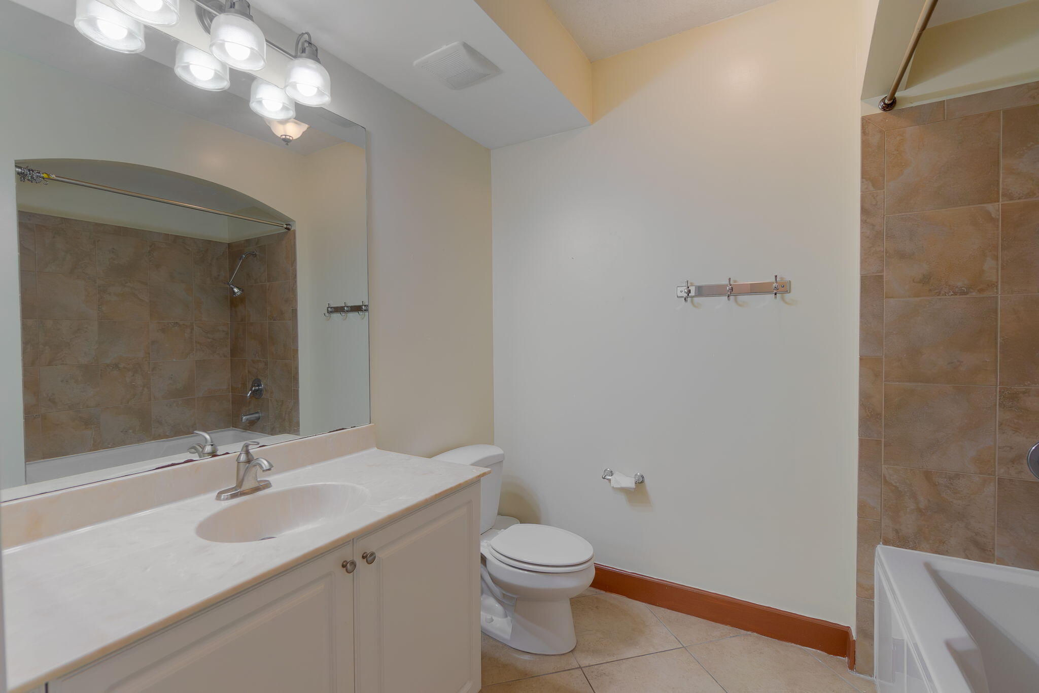 1690 Renaissance Commons Boulevard, Unit 1201 Boynton Beach, FL 33426 - Photo 23 of 30 Airy 2nd bathroom