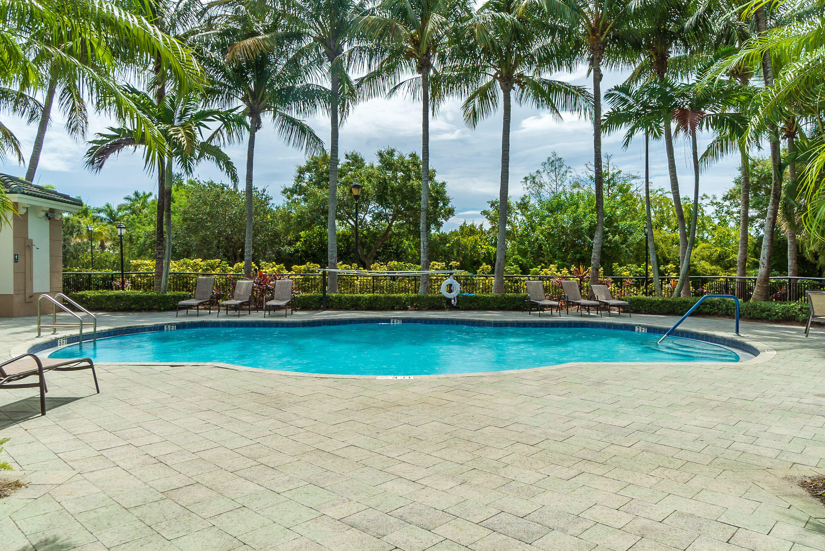 1690 Renaissance Commons Boulevard, Unit 1201 Boynton Beach, FL 33426 - Photo 28 of 30 Swimming pool