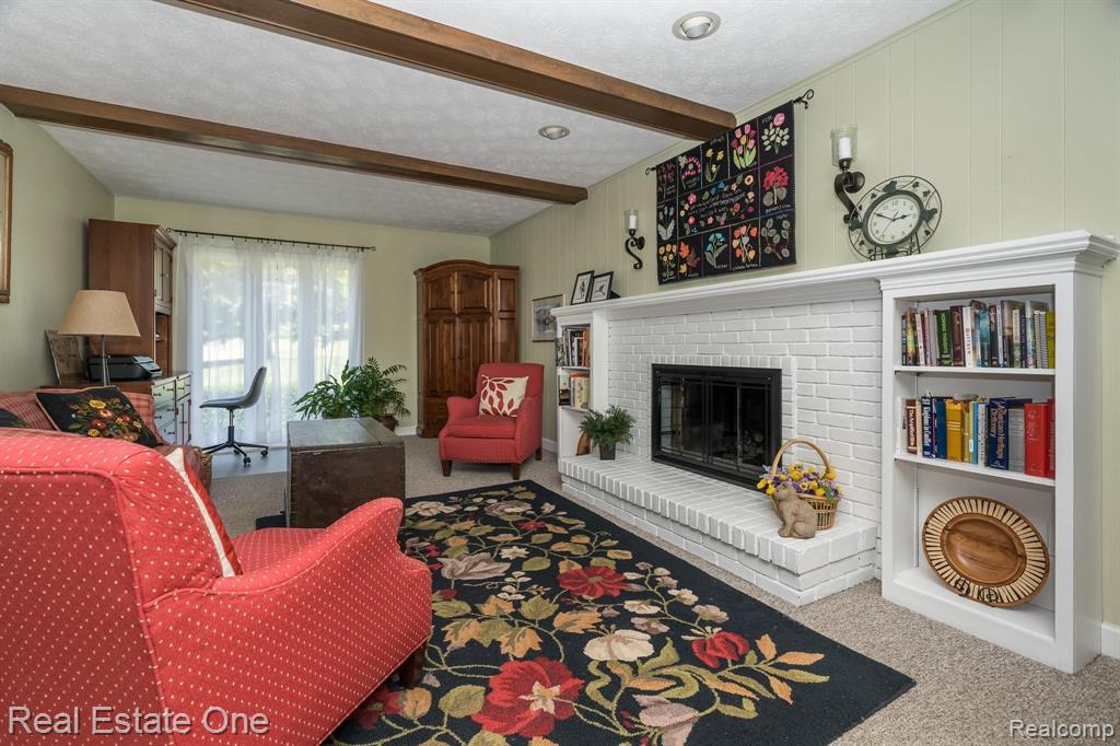 781 Dutton Road Rochester Hills, MI 48306 - Photo 17 of 33