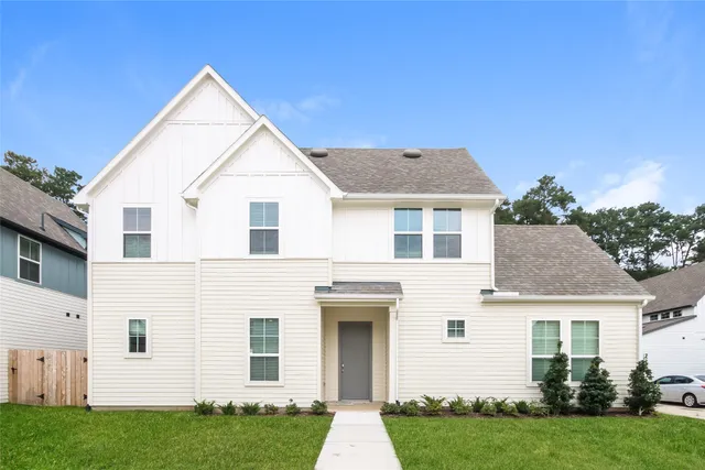 $2,609 | 9835 Willow Creek, Unit 304, Tomball, TX 77375