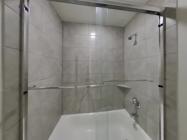 $2,609 | 9835 Willow Creek, Unit 304, Tomball, TX 77375