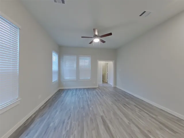 $2,609 | 9835 Willow Creek, Unit 304, Tomball, TX 77375