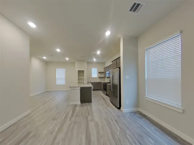 $2,609 | 9835 Willow Creek, Unit 304, Tomball, TX 77375