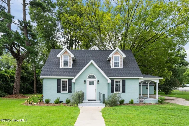 $349,900 | 403 Main Street, Bayboro, NC 28515