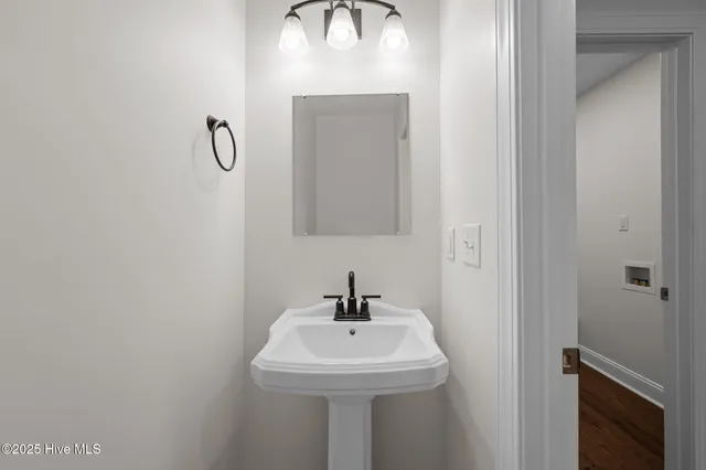 $349,900 | 403 Main Street, Bayboro, NC 28515