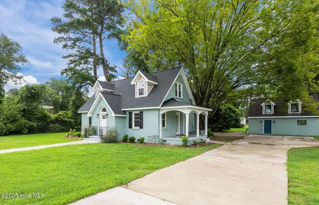 $349,900 | 403 Main Street, Bayboro, NC 28515