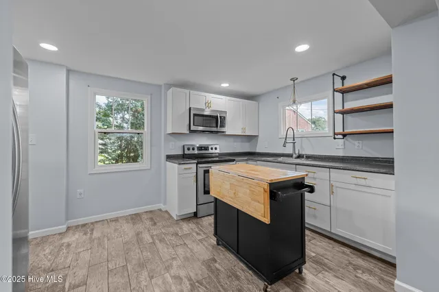 $349,900 | 403 Main Street, Bayboro, NC 28515