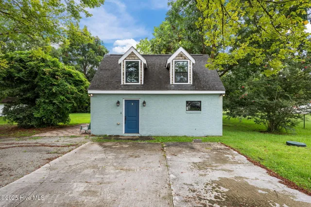 $349,900 | 403 Main Street, Bayboro, NC 28515