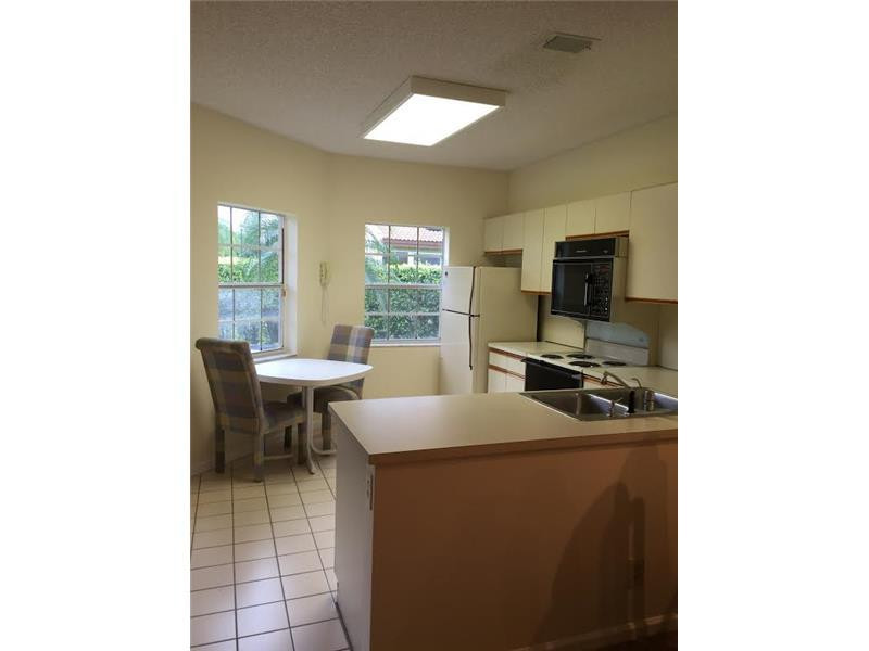6735 Via Regina, Unit 6735 Boca Raton, FL 33433 - Photo 3 of 14 Kitchen