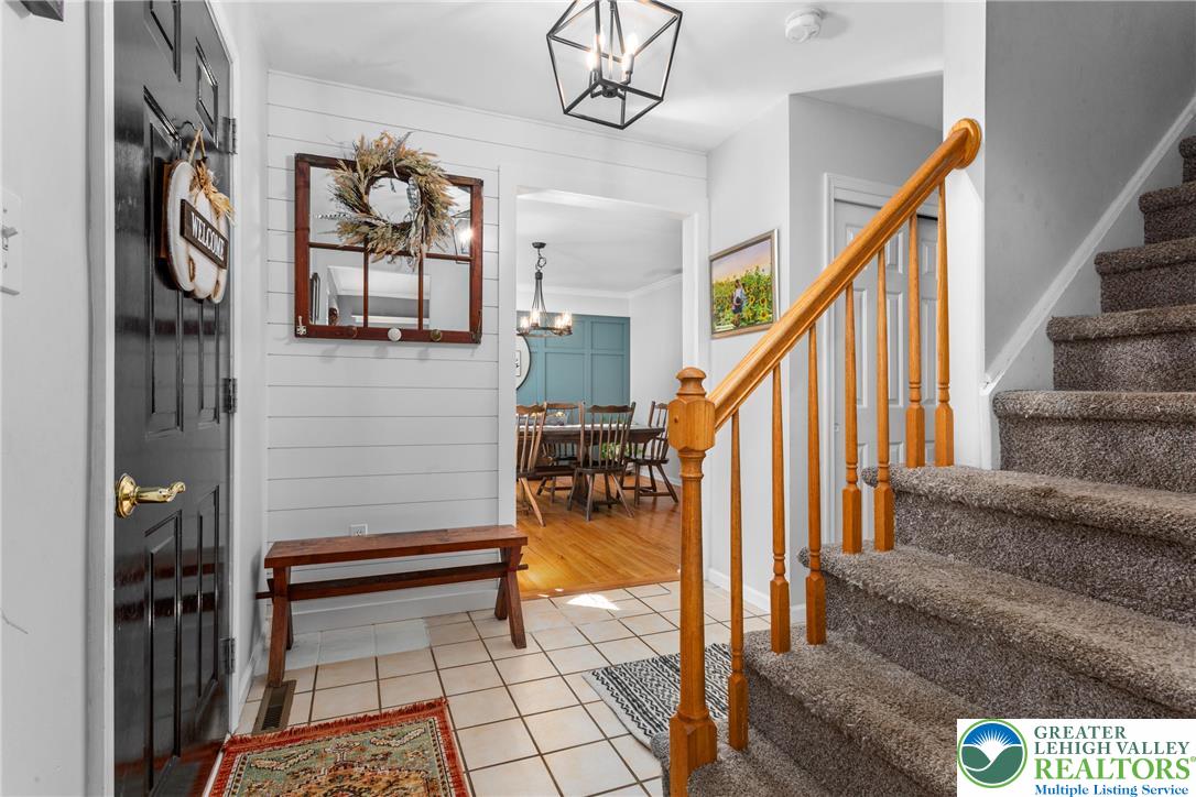 569 Pine Tree Drive Nazareth, PA 18064 - Photo 4 of 29 a view of entryway