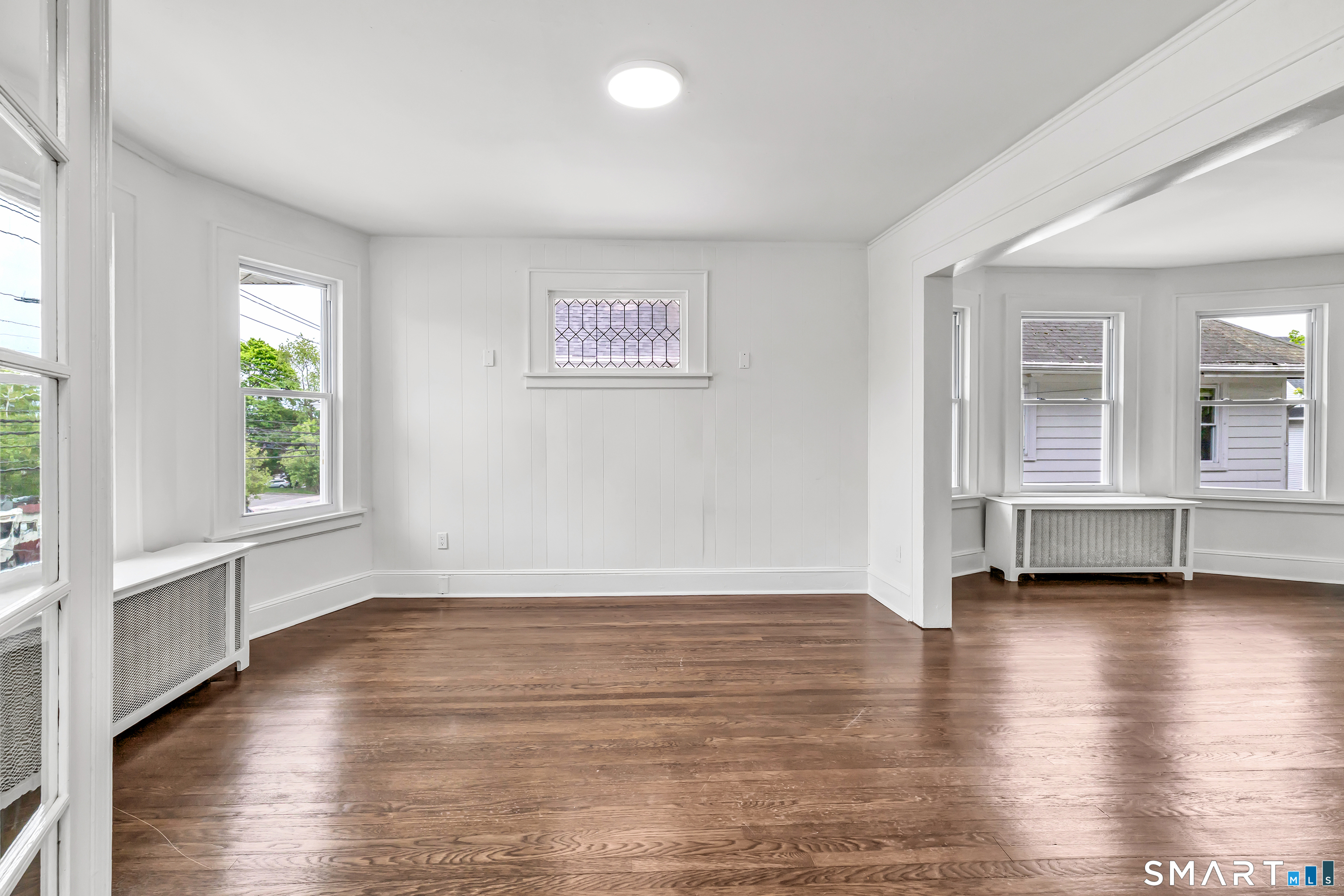 3193 Main Street Bridgeport, CT 06606 - Photo 10 of 39 Living Room