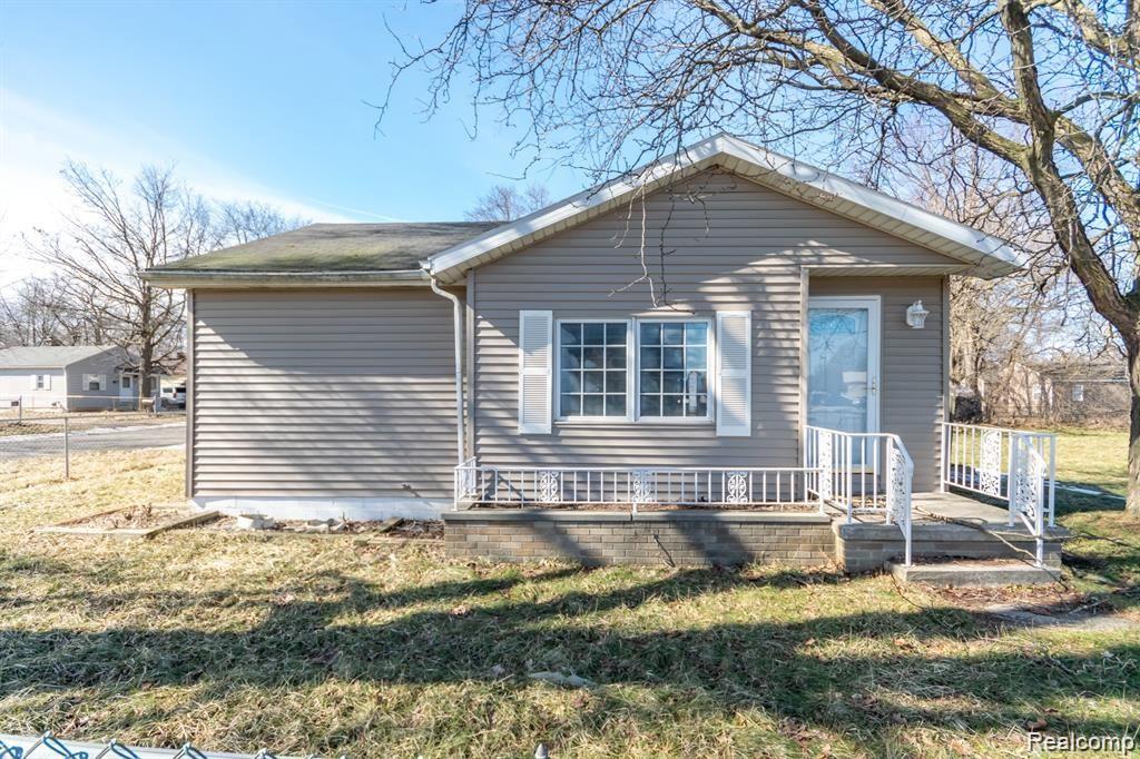 1601 Center Road Flint, MI 48506 - Photo 15 of 25