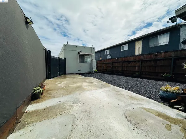 $499,000 | 1249 88th Avenue, Oakland, CA 94621