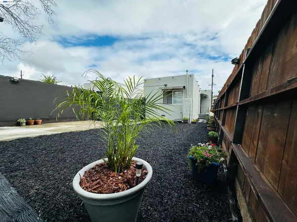 $499,000 | 1249 88th Avenue, Oakland, CA 94621