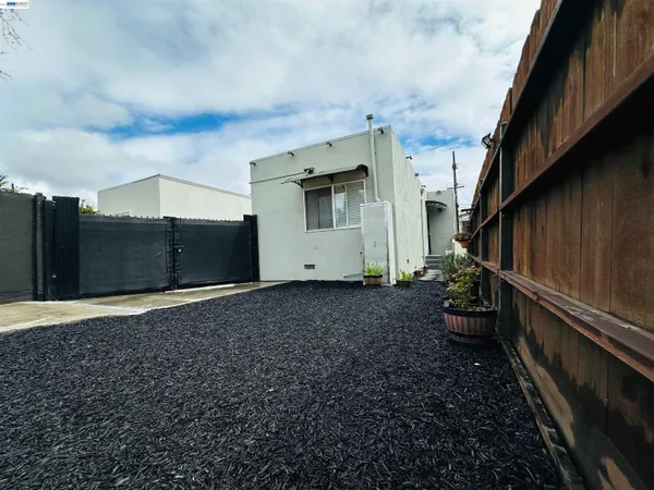 $499,000 | 1249 88th Avenue, Oakland, CA 94621