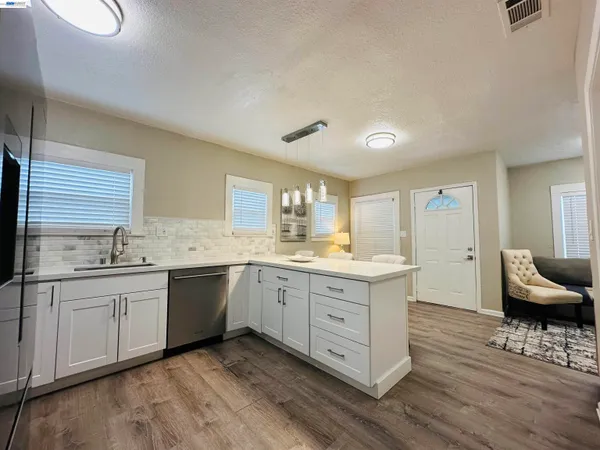 $499,000 | 1249 88th Avenue, Oakland, CA 94621