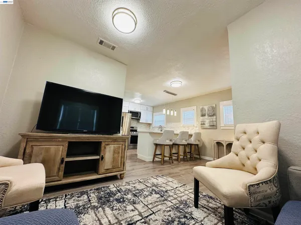 $499,000 | 1249 88th Avenue, Oakland, CA 94621