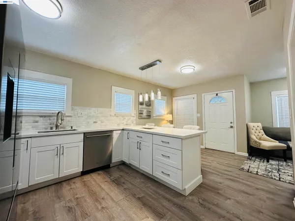 $499,000 | 1249 88th Avenue, Oakland, CA 94621