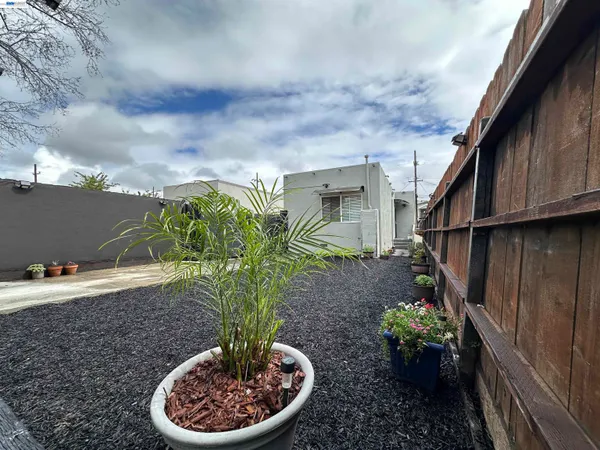 $499,000 | 1249 88th Avenue, Oakland, CA 94621
