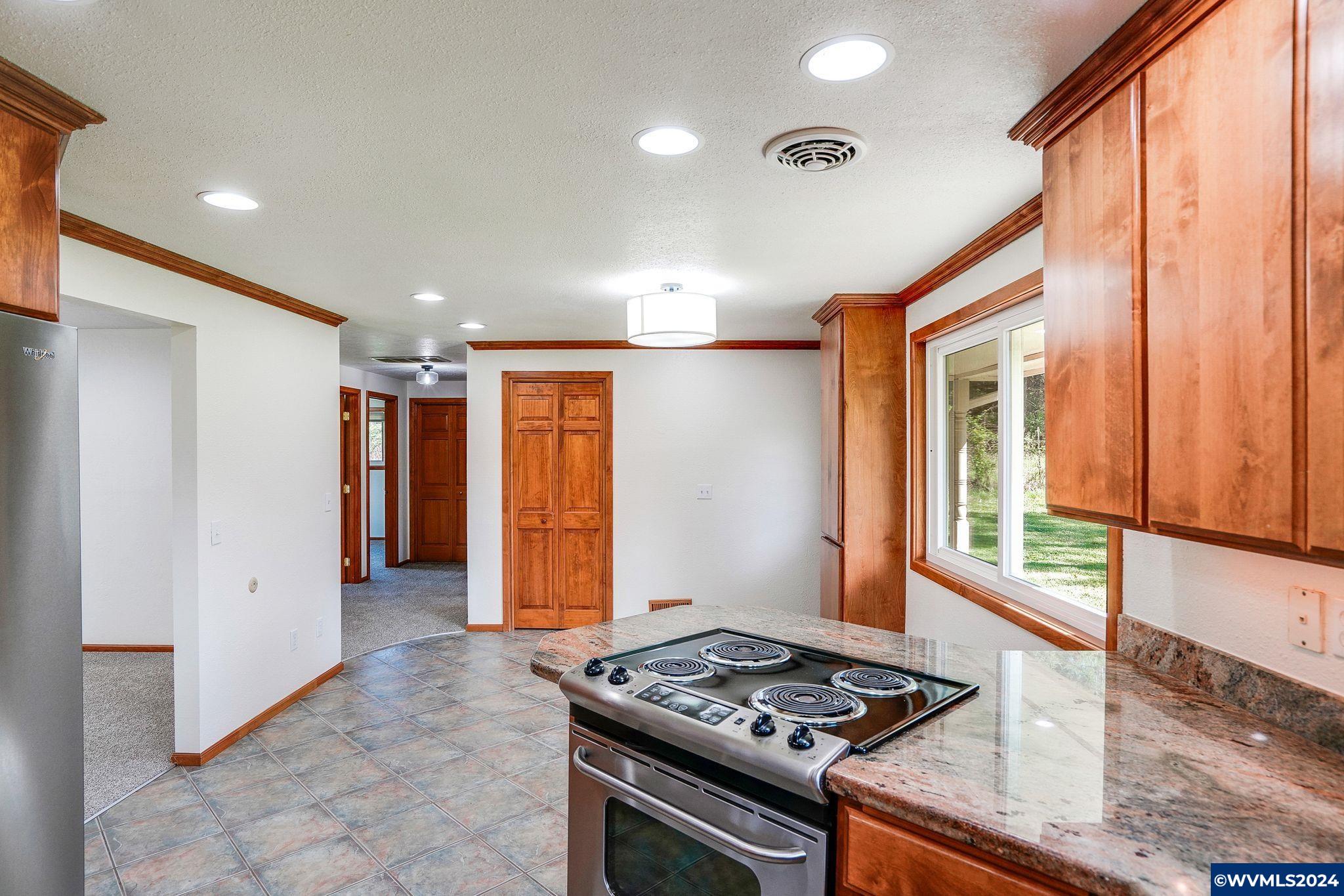 33522 Totem Pole Road Lebanon, OR 97355 - Photo 26 of 42 Gallery Image 26