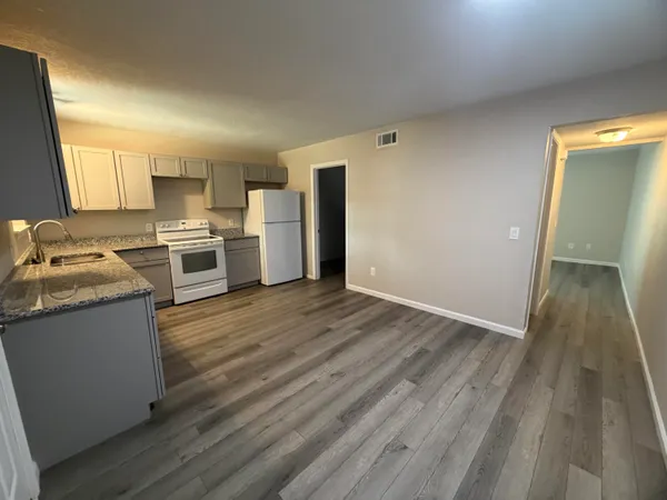 $1,195 | 122 Hampton Drive, Crestview, FL 32539