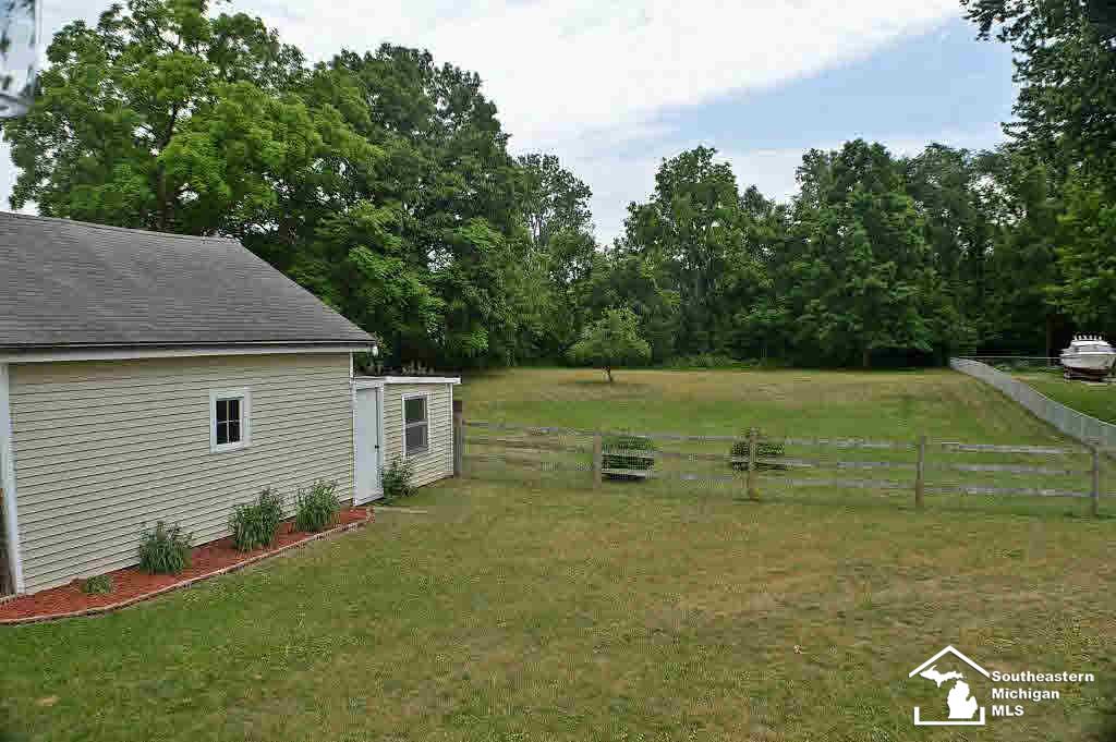 409 Pickard Road Temperance, MI 48182 - Photo 17 of 20 Garage & Yard