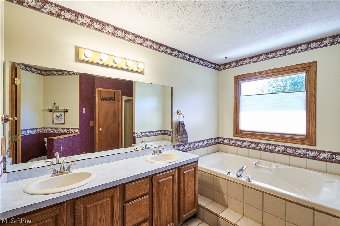 7590 Morley Road Mentor, OH 44060 - Photo 13 of 27