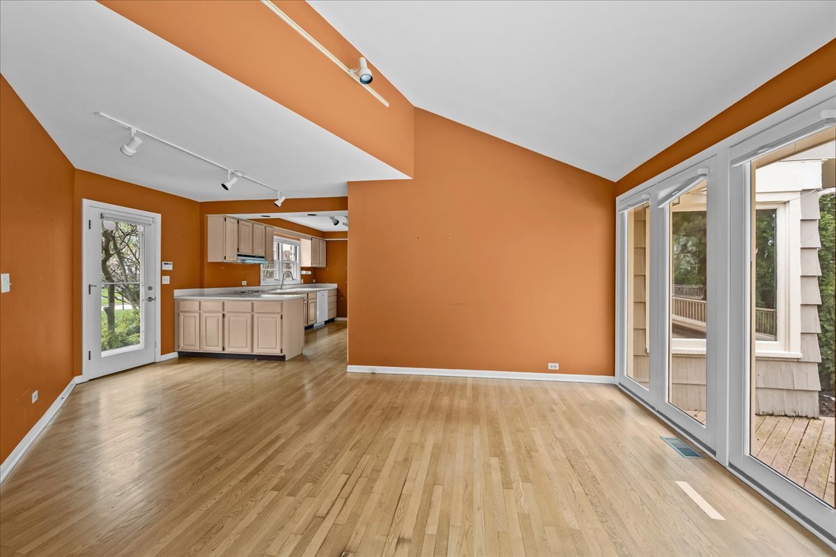 1120 Romona Road Wilmette, IL 60091 - Photo 12 of 33