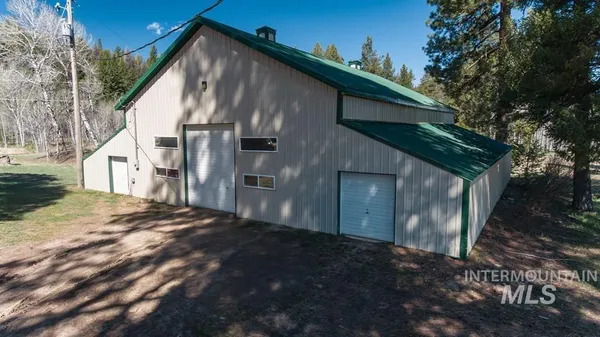 $3,250,000 | 31-33 Bacon Creek Road, Cascade, ID 83611