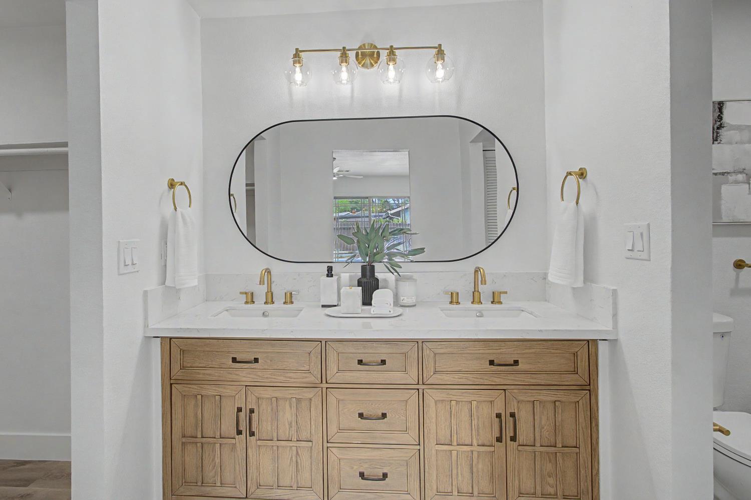 3184 Topeka Drive Merced, CA 95348 - Photo 20 of 26 Primary bath with dual vanity.