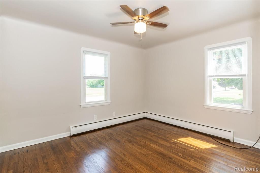 21560 Kelly Road Eastpointe, MI 48021 - Photo 11 of 23