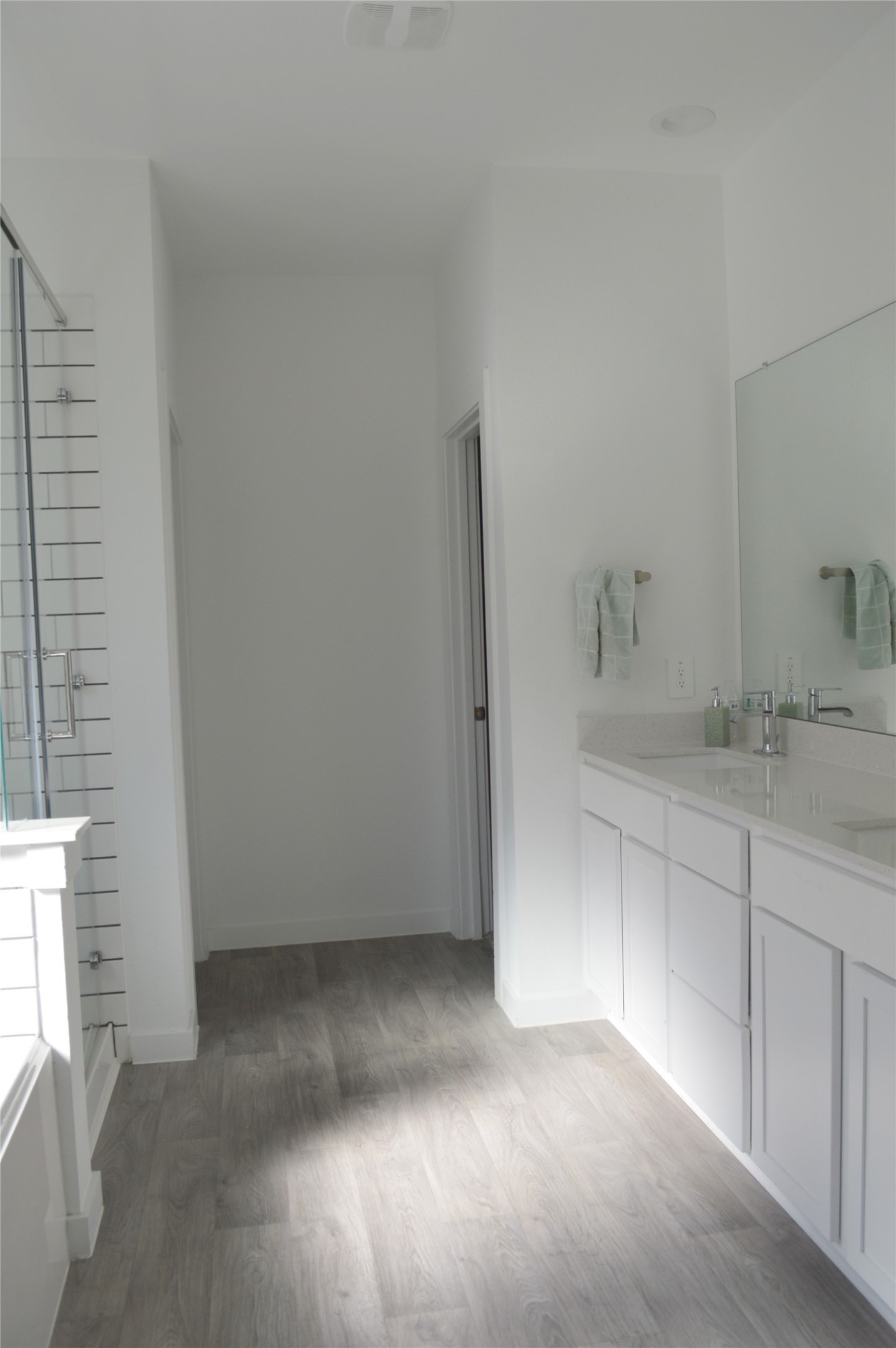 14258 Wonder Lake Lane Conroe, TX 77384 - Photo 7 of 12 a view of cabinets and window