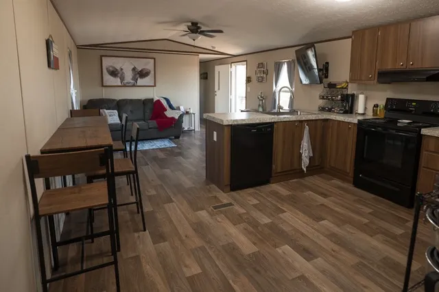 $375,000 | 1096 County Road 447, Waelder, TX 78959