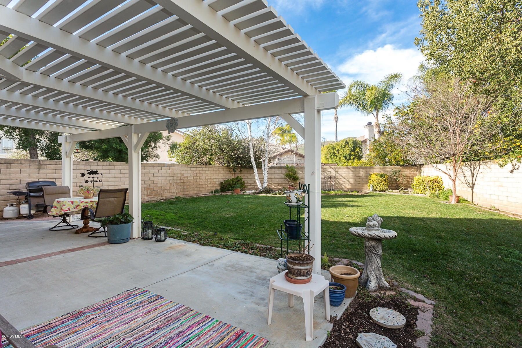 75 Valley Crest Road Simi Valley, CA 93065 - Photo 23 of 33 a front view of a house with garden