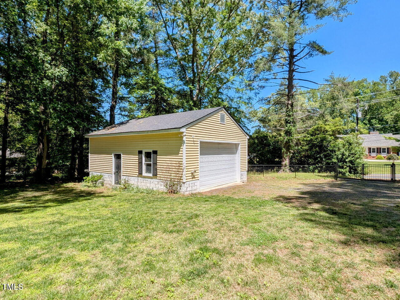 107 Forest Road Oxford, NC 27565 - Photo 5 of 47 039-1280x960-garage-shop