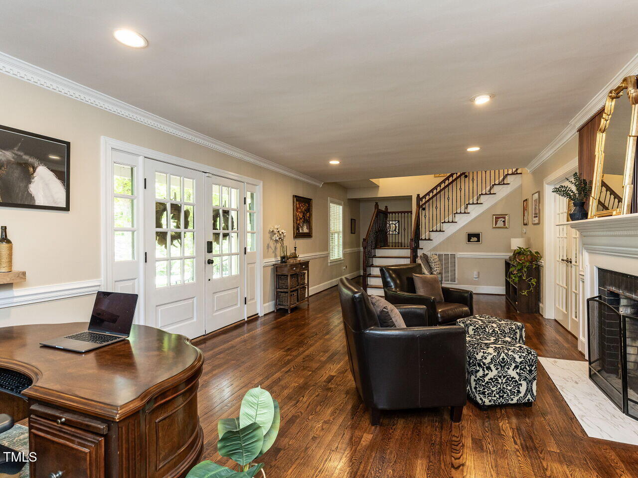 107 Forest Road Oxford, NC 27565 - Photo 6 of 47 004-1280x960-living-room-foyer