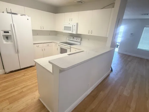 $2,300 | 1137 Southwest 44th Way, Unit 1137, Deerfield Beach, FL 33442