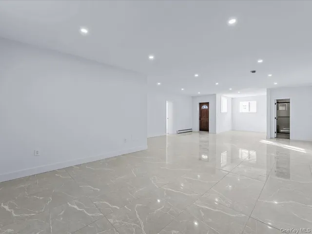 $2,890,000 | 233-12 Bay Street | Douglaston