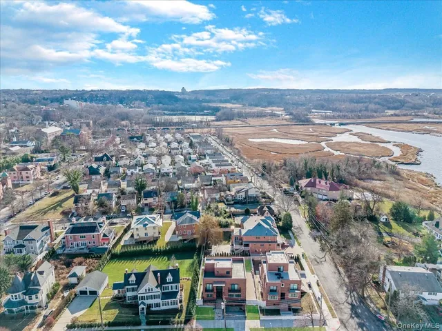 $2,890,000 | 233-12 Bay Street | Douglaston