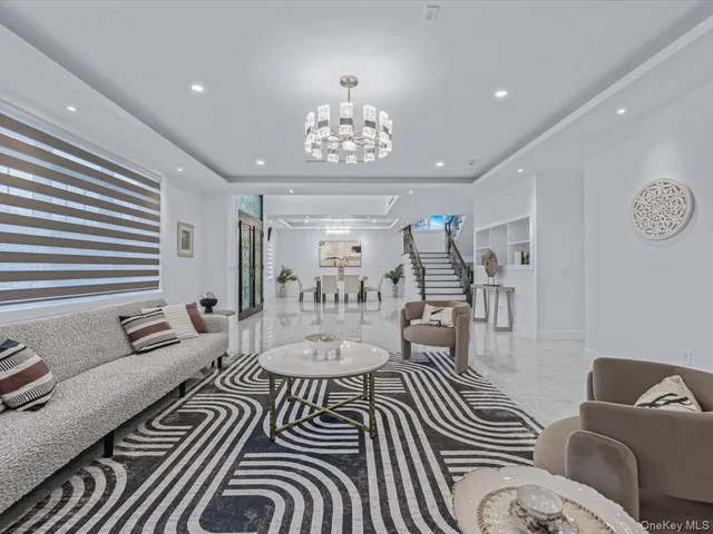 $2,890,000 | 233-12 Bay Street | Douglaston