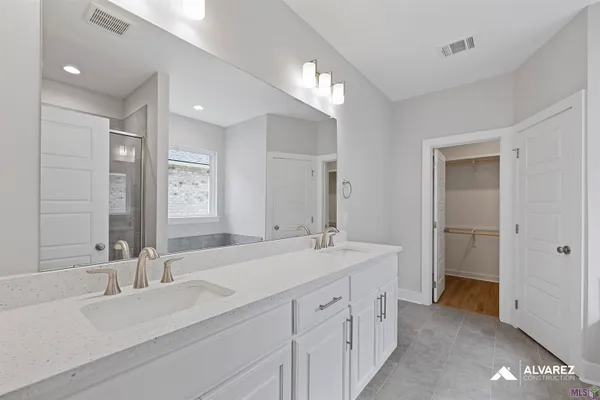 $332,990 | 25305 Burlington Drive, Denham Springs, LA 70726