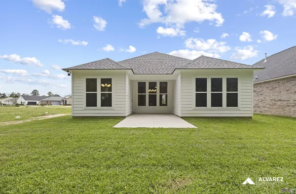 $332,990 | 25305 Burlington Drive, Denham Springs, LA 70726