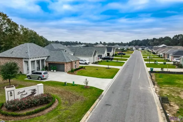 $332,990 | 25305 Burlington Drive, Denham Springs, LA 70726