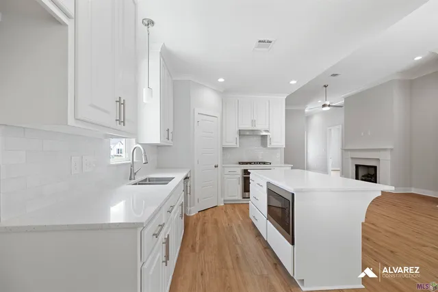 $352,990 | 25305 Burlington Drive, Denham Springs, LA 70726