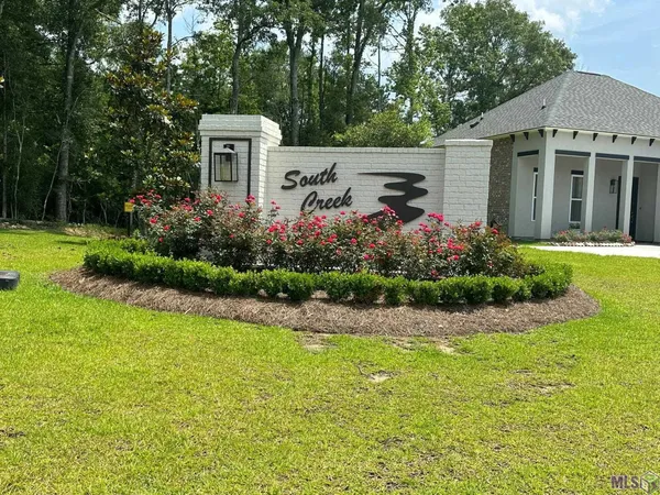 $349,990 | 25305 Burlington Drive, Denham Springs, LA 70726