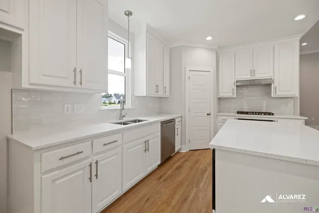 $352,990 | 25305 Burlington Drive, Denham Springs, LA 70726