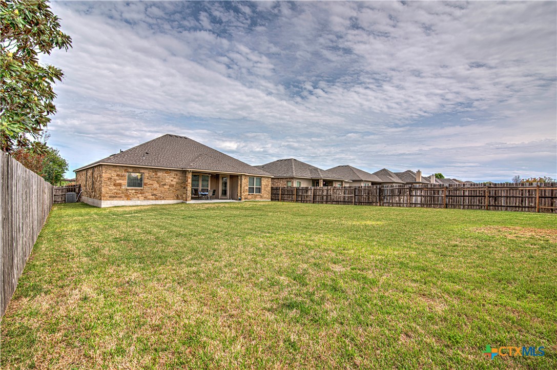 623 Coventry Drive Temple, TX 76502 - Photo 32 of 38 a front view of a house with garden